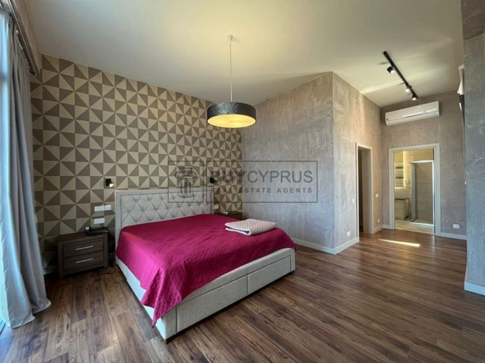 Image No.18-4 Bed Villa for sale