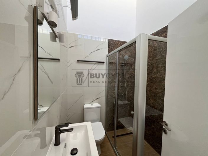 Image No.16-2 Bed Townhouse for sale