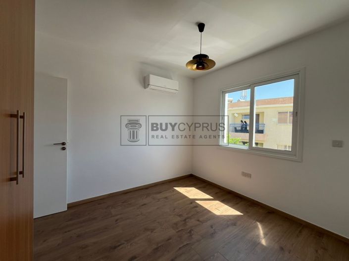 Image No.18-2 Bed Townhouse for sale