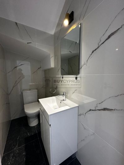 Image No.20-2 Bed Townhouse for sale