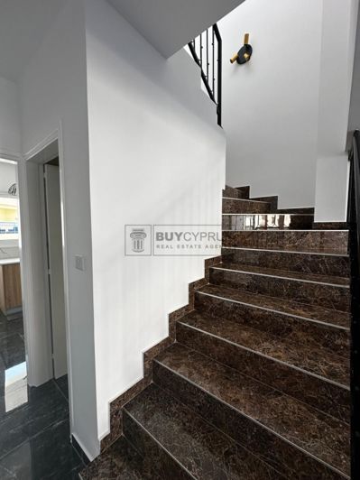 Image No.7-2 Bed Townhouse for sale