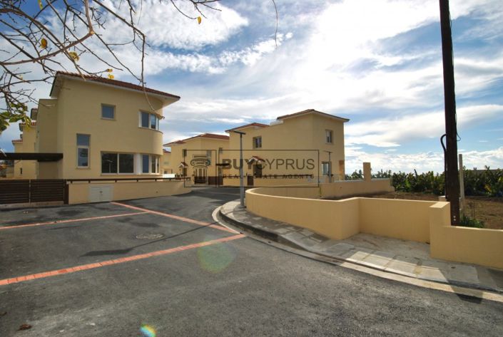 Image No.52-3 Bed Villa for sale