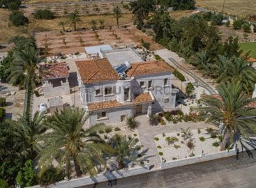 Detached Villa For Sale  in  Sea Caves