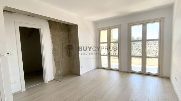 Image No.12-3 Bed Property for sale