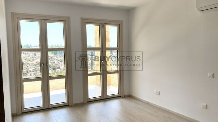 Image No.13-3 Bed Property for sale