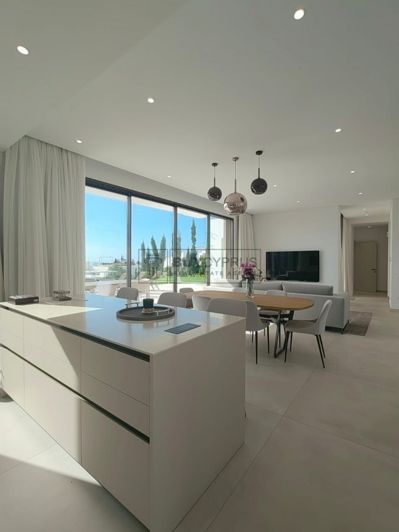 Image No.2-Villa de 5 chambres à vendre à Peyia