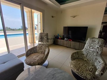 Detached Villa For Sale  in  St.George - Sea Caves