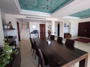 Detached Villa For Sale  in  St.George - Sea Caves