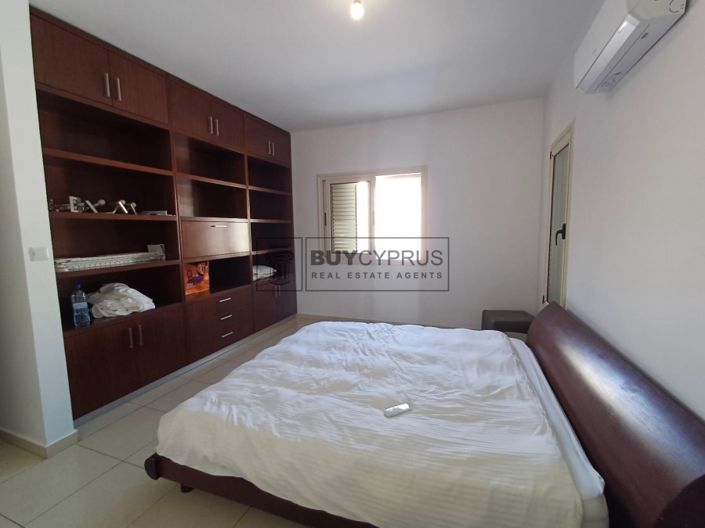 Image No.13-8 Bed Villa for sale