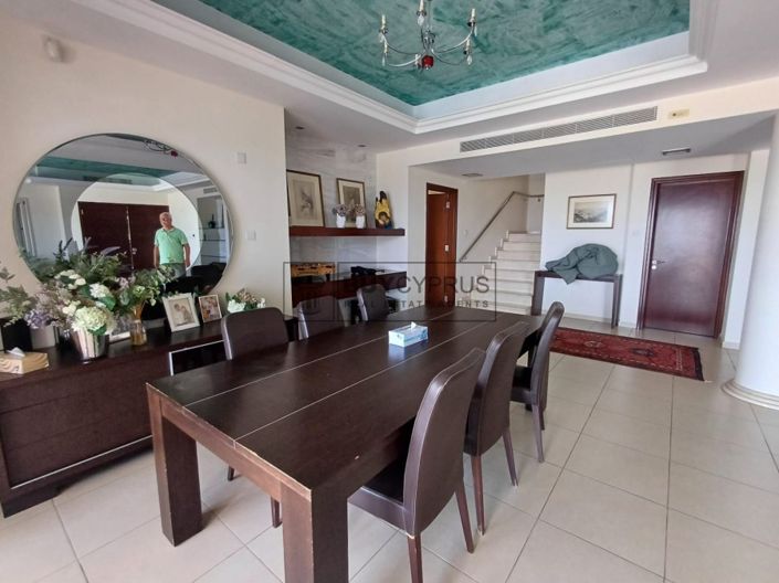 Image No.15-8 Bed Villa for sale