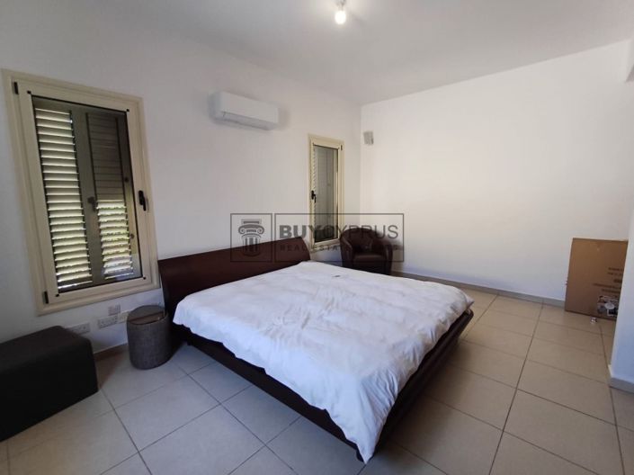 Image No.17-8 Bed Villa for sale