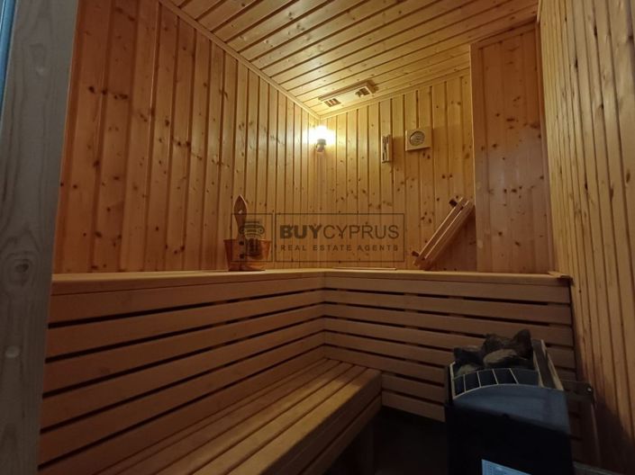 Image No.19-8 Bed Villa for sale