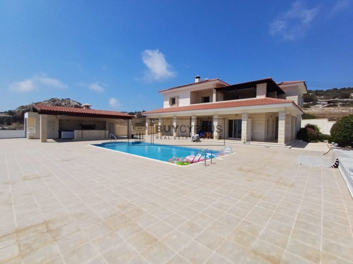 Image No.2-8 Bed Villa for sale