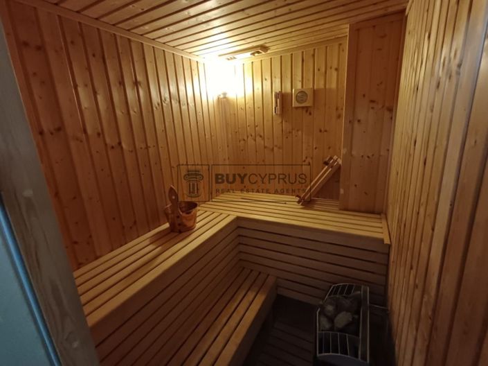 Image No.20-8 Bed Villa for sale