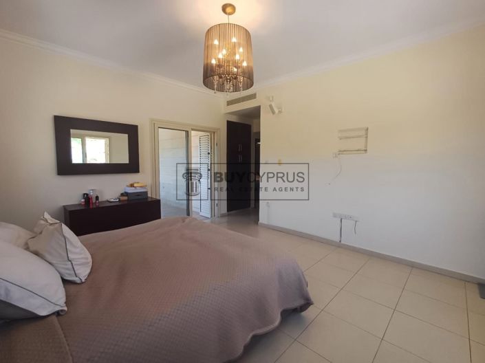 Image No.27-8 Bed Villa for sale