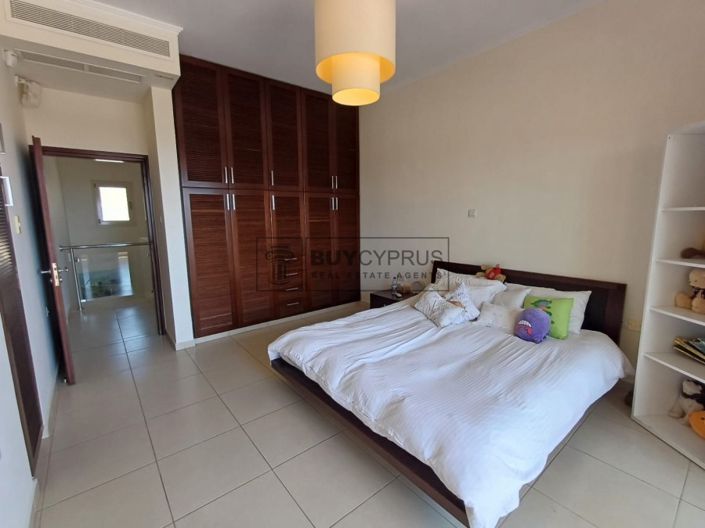 Image No.30-8 Bed Villa for sale