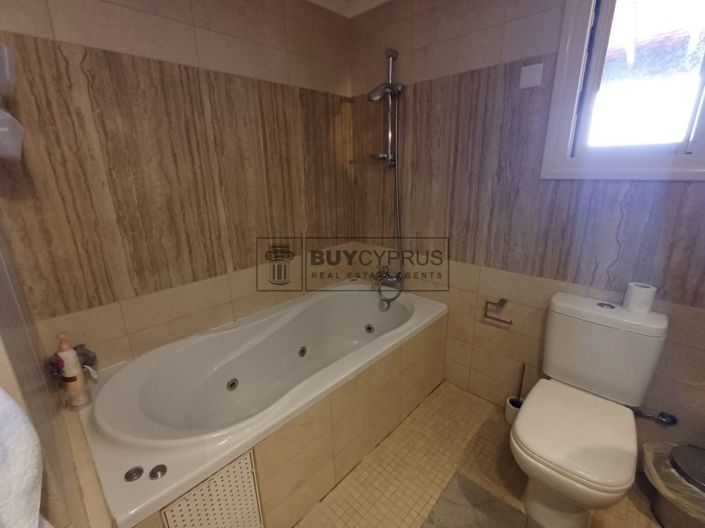 Image No.36-8 Bed Villa for sale