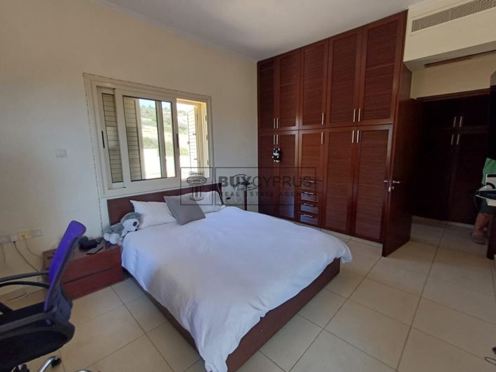 Image No.38-8 Bed Villa for sale