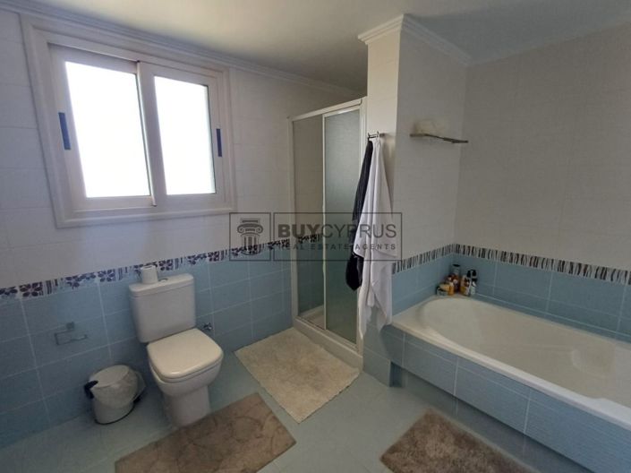 Image No.41-8 Bed Villa for sale