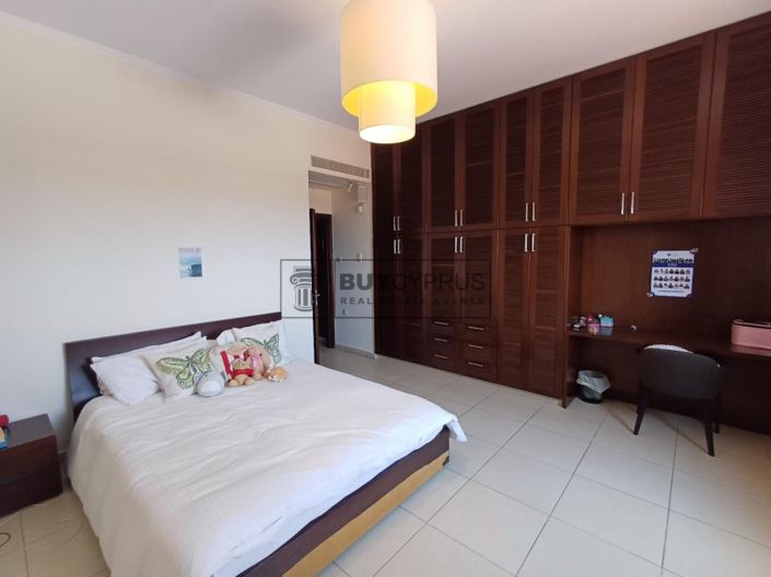 Image No.44-8 Bed Villa for sale