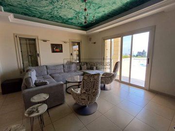 Detached Villa For Sale  in  St.George - Sea Caves
