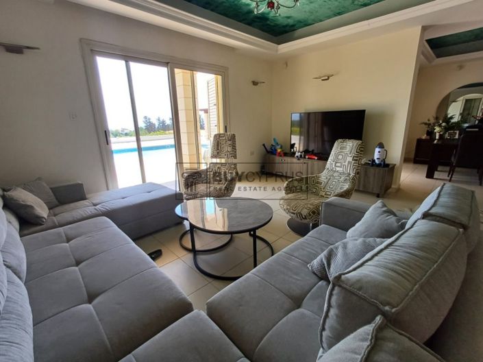 Image No.7-8 Bed Villa for sale