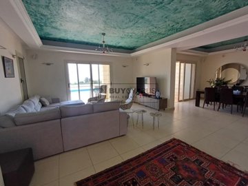 Detached Villa For Sale  in  St.George - Sea Caves