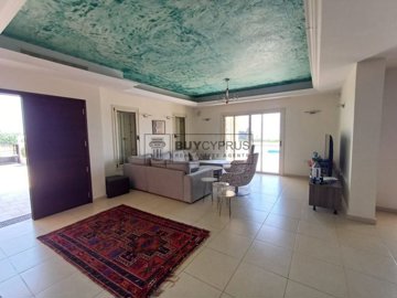 Detached Villa For Sale  in  St.George - Sea Caves