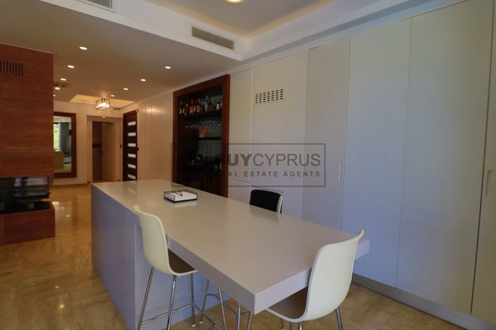 Image No.10-4 Bed Villa for sale