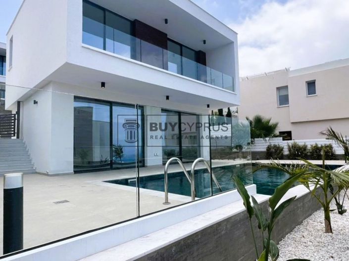 Image No.1-3 Bed Villa for sale