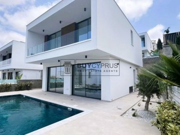 Detached Villa For Sale  in  Chlorakas