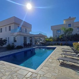 Detached Villa For Sale  in  St.George - Sea Caves