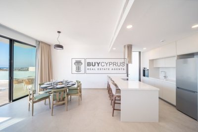 Detached Villa For Sale  in  Chlorakas