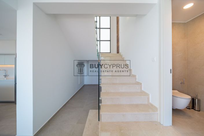 Image No.19-3 Bed Villa for sale