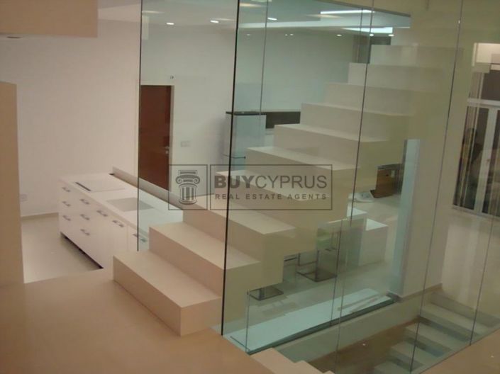 Image No.17-7 Bed Villa for sale