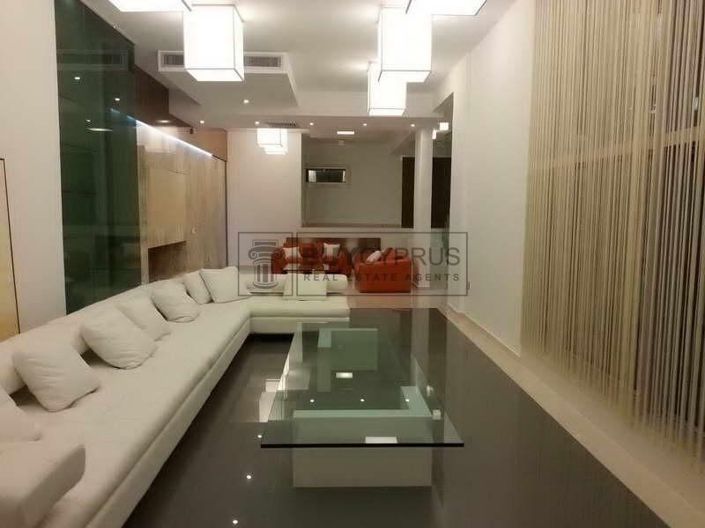 Image No.3-7 Bed Villa for sale