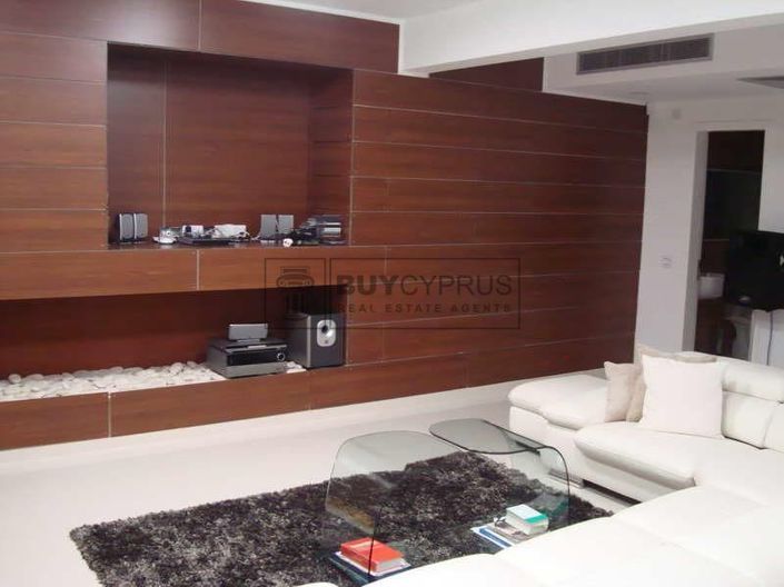 Image No.6-7 Bed Villa for sale