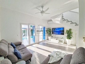 Semi Detached Villa For Sale  in  Chlorakas