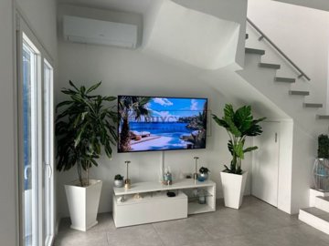 Detached Villa For Sale  in  Chlorakas