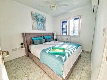 Semi Detached Villa For Sale  in  Chlorakas