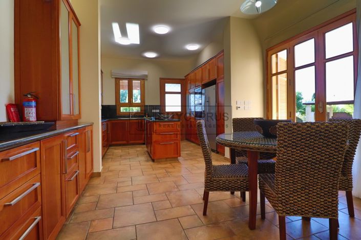 Image No.11-Villa de 5 chambres à vendre à Aphrodite Hills