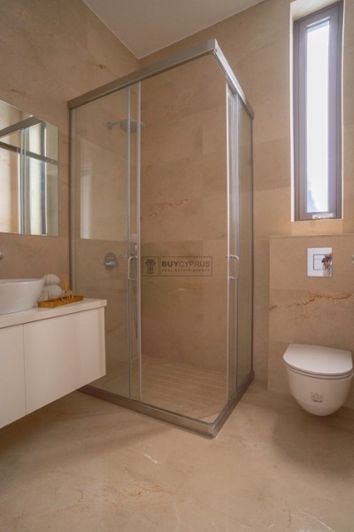 Image No.25-5 Bed Villa for sale