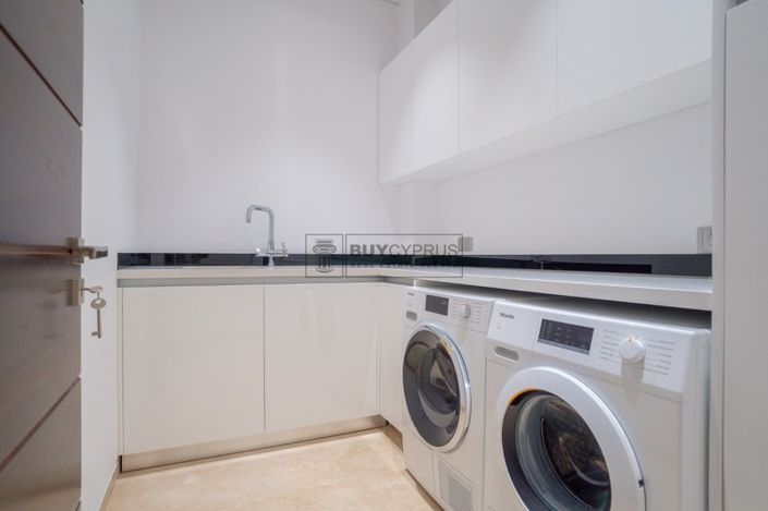 Image No.27-5 Bed Villa for sale