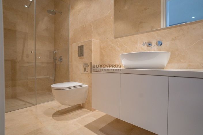 Image No.29-5 Bed Villa for sale