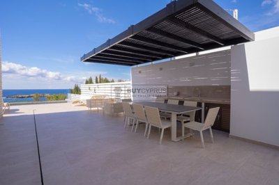 Detached Villa For Sale  in  St.George - Sea Caves