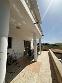 Detached Villa For Sale  in  Peyia