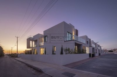 Detached Villa For Sale  in  Chlorakas