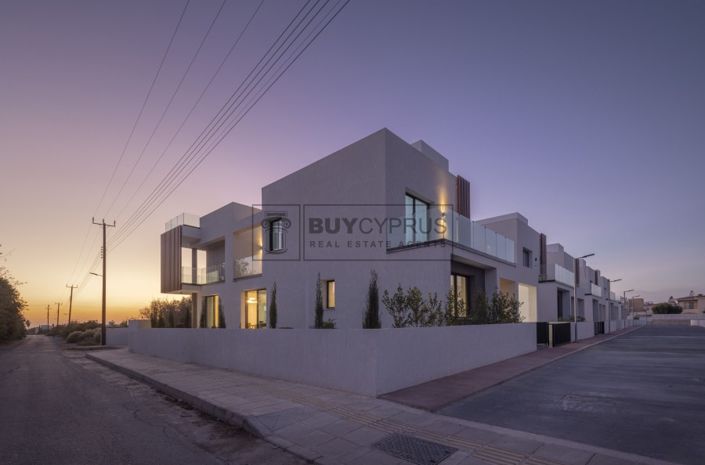 Image No.3-4 Bed Villa for sale