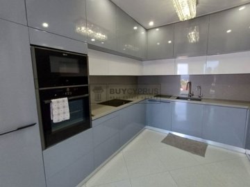 Detached Villa For Sale  in  Sea Caves