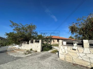 Stone House For Sale  in  Ayios Amvrosios